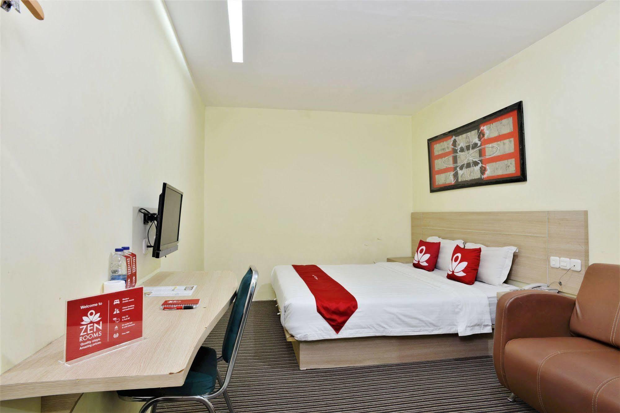 Zen Rooms Rujia Pecenongan Джакарта Экстерьер фото